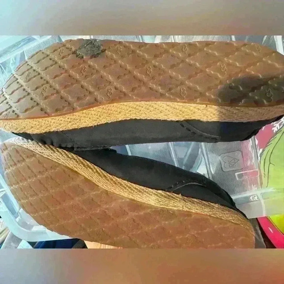 UGG Australia Women's Marrah Moccasin Size 8 Navy Blue - worn twice - Picture 4 of 4